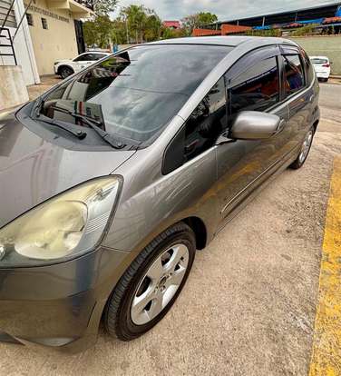 HONDA-FIT-2010