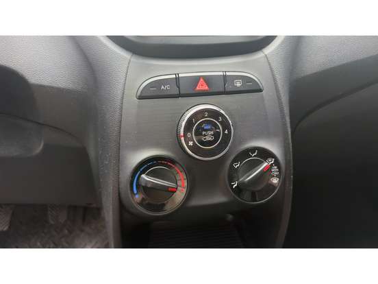 HYUNDAI-HB20-1.0 COMFORT 12V FLEX 4P MANUAL HYUNDAI-HB20-2017