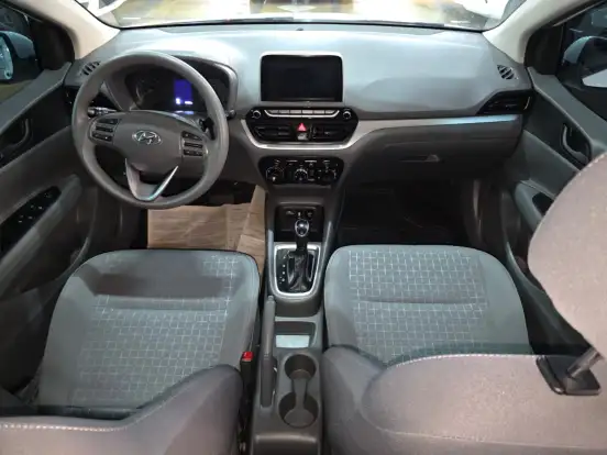HYUNDAI-HB20S-2024