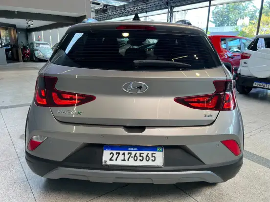 HYUNDAI-HB20X-2021