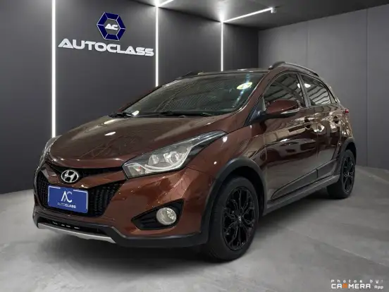 HYUNDAI-HB20X-1.6 16V PREMIUM FLEX 4P AUTOMÁTICO HYUNDAI-HB20X-2013