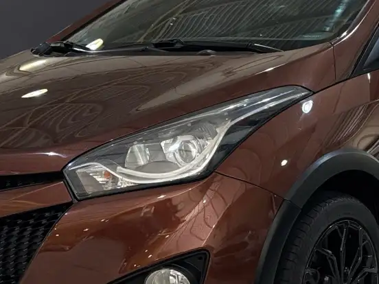 HYUNDAI-HB20X-1.6 16V PREMIUM FLEX 4P AUTOMÁTICO HYUNDAI-HB20X-2013