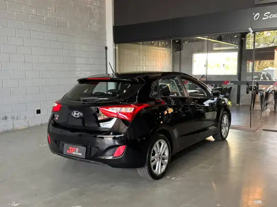 HYUNDAI-I30-1.8 MPI 16V GASOLINA 4P AUTOMATICO HYUNDAI-I30-2015