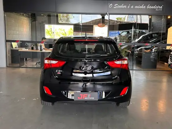 HYUNDAI-I30-1.8 MPI 16V GASOLINA 4P AUTOMATICO HYUNDAI-I30-2015