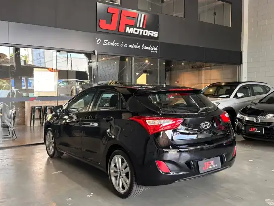 HYUNDAI-I30-1.8 MPI 16V GASOLINA 4P AUTOMATICO HYUNDAI-I30-2015