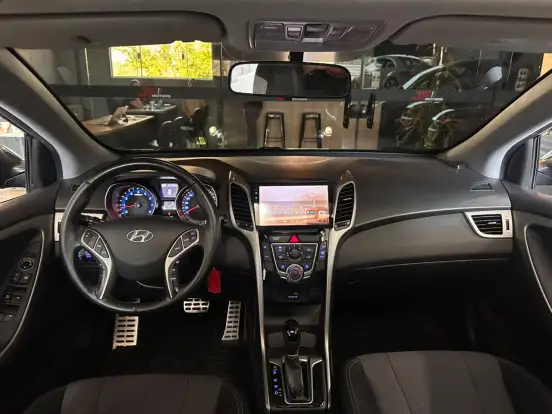 HYUNDAI-I30-1.8 MPI 16V GASOLINA 4P AUTOMATICO HYUNDAI-I30-2015