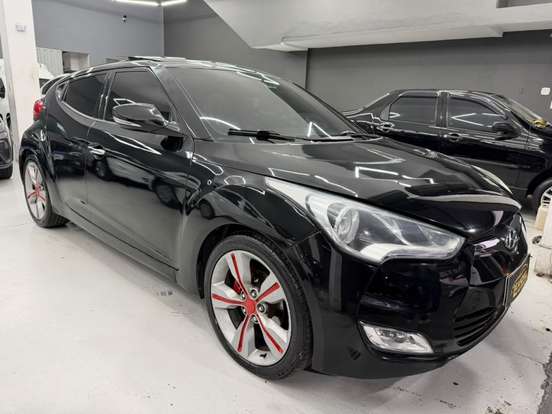 HYUNDAI-VELOSTER-2012