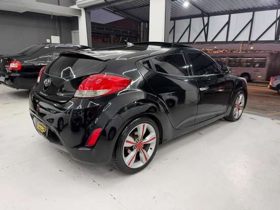 HYUNDAI-VELOSTER-2012