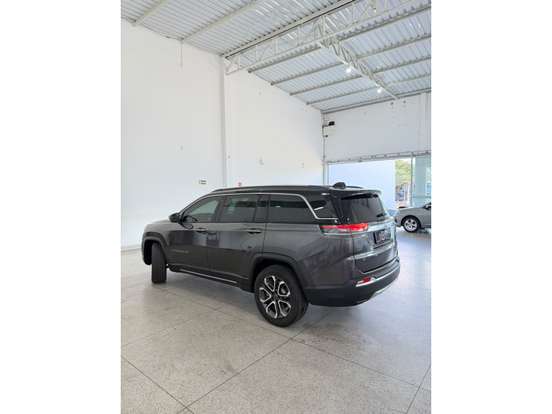 JEEP-COMMANDER-2023