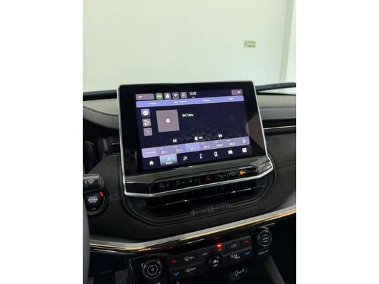 JEEP-COMMANDER-2023