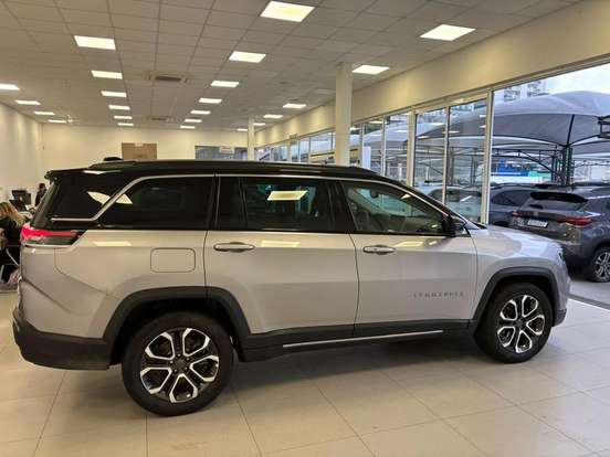 JEEP-COMMANDER-2024