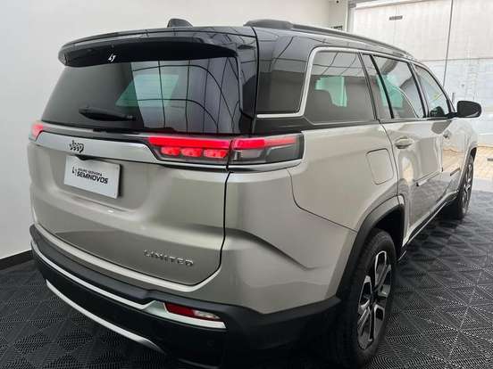 JEEP-COMMANDER-2023