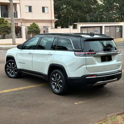 JEEP-COMMANDER-2023