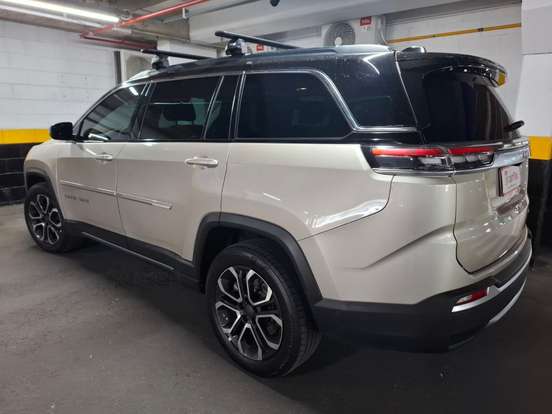 JEEP-COMMANDER-2023