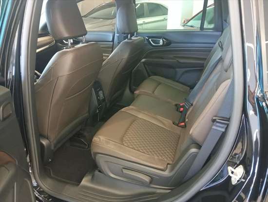 JEEP-COMMANDER-2024
