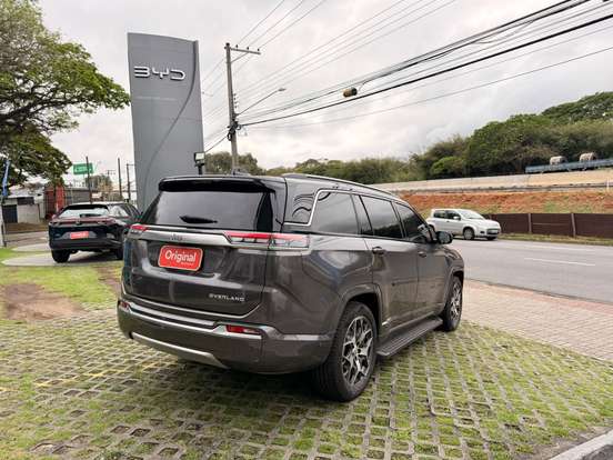 JEEP-COMMANDER-2024