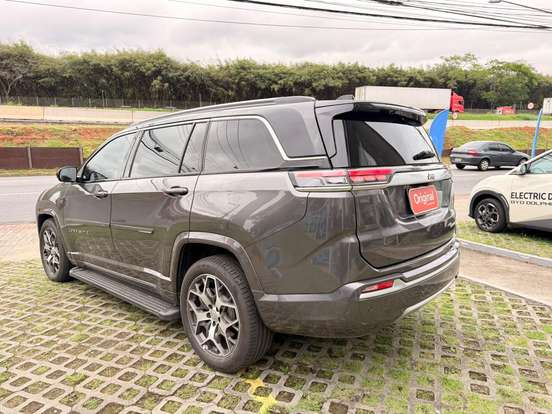 JEEP-COMMANDER-2024