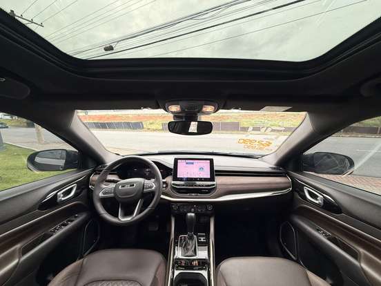 JEEP-COMMANDER-2024