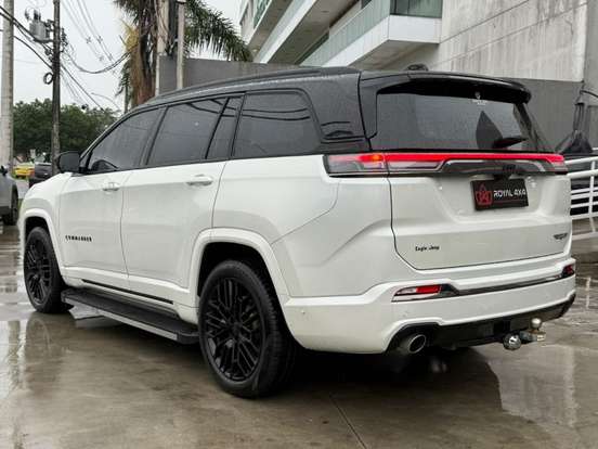 JEEP-COMMANDER-2.0 HURRICANE 4 TURBO GASOLINA BLACKHAWK AT9 JEEP-COMMANDER-2026