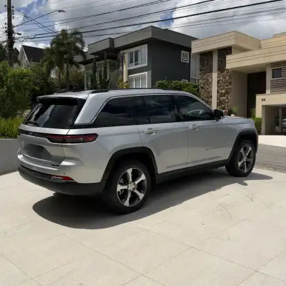 JEEP-GRAND CHEROKEE-2.0 TURBO HÍBRIDO 4XE AT8 JEEP-GRAND CHEROKEE-2023