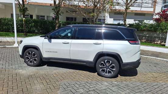 JEEP-COMMANDER-2023