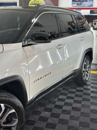 JEEP-COMMANDER-2023