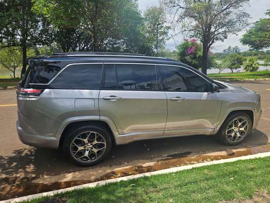 JEEP-COMMANDER-2023