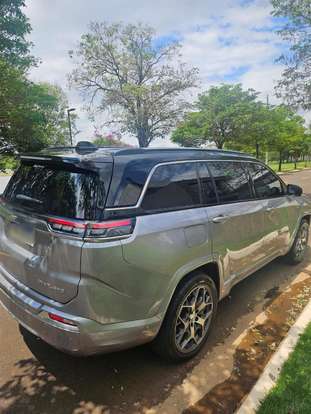 JEEP-COMMANDER-2023