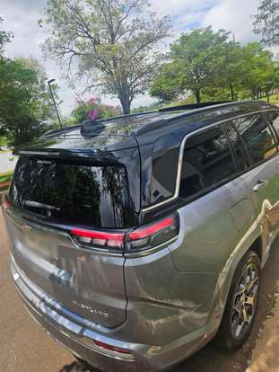JEEP-COMMANDER-2023