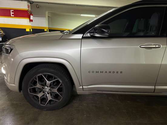 JEEP-COMMANDER-2022