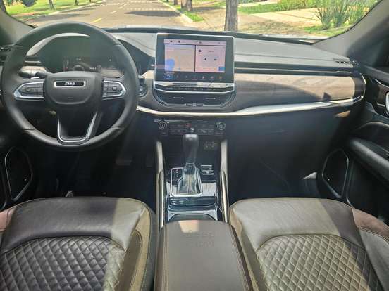 JEEP-COMMANDER-2023