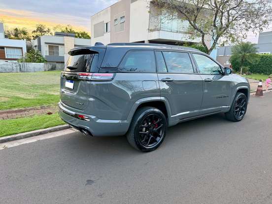 JEEP-COMMANDER-2.0 HURRICANE 4 TURBO GASOLINA BLACKHAWK AT9 JEEP-COMMANDER-2024