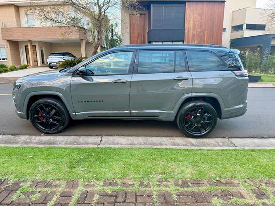 JEEP-COMMANDER-2024