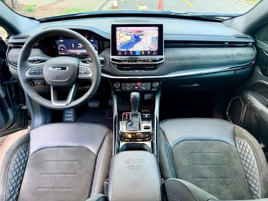 JEEP-COMMANDER-2.0 HURRICANE 4 TURBO GASOLINA BLACKHAWK AT9 JEEP-COMMANDER-2024