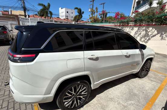 JEEP-COMMANDER-2025