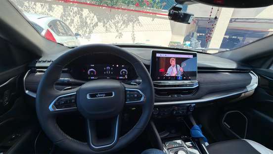 JEEP-COMMANDER-2025