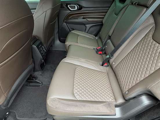 JEEP-COMMANDER-2.2 TURBO DIESEL OVERLAND AT9 JEEP-COMMANDER-2025