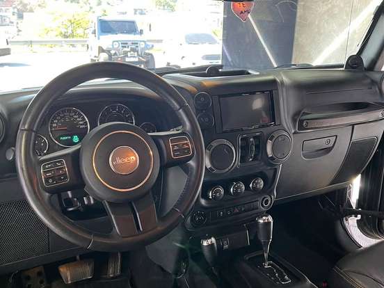 JEEP-WRANGLER-3.6 UNLIMITED SPORT 4X4 V6 GASOLINA 4P AUTOMÁTICO JEEP-WRANGLER-2014