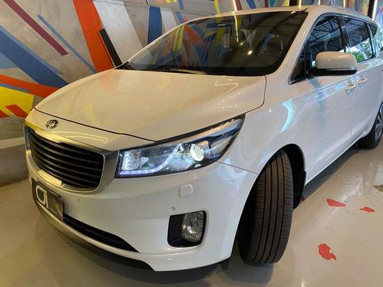 KIA-CARNIVAL-2017
