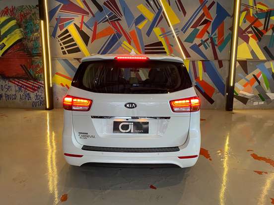 KIA-CARNIVAL-3.3 EX V6 24V GASOLINA 4P AUTOMATICO KIA-CARNIVAL-2017