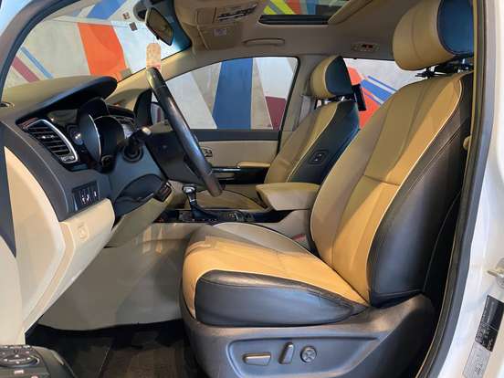 KIA-CARNIVAL-2017