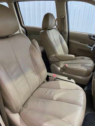 KIA-CARNIVAL-2014