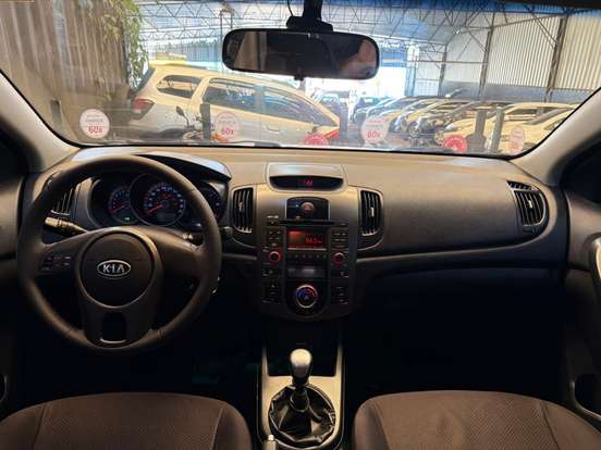 KIA-CERATO-1.6 SEDAN 16V GASOLINA 4P MANUAL KIA-CERATO-2010