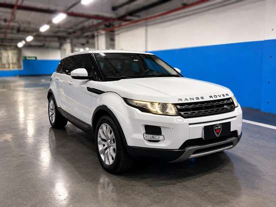 LAND ROVER-RANGE ROVER EVOQUE-2.0 PURE 4WD 16V GASOLINA 4P AUTOMÁTICO LAND ROVER-RANGE ROVER EVOQUE-2015