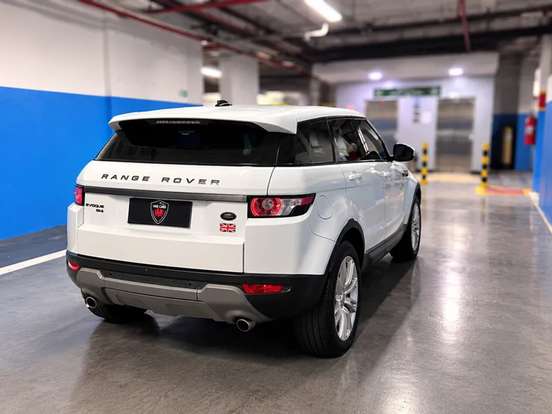 LAND ROVER-RANGE ROVER EVOQUE-2.0 PURE 4WD 16V GASOLINA 4P AUTOMÁTICO LAND ROVER-RANGE ROVER EVOQUE-2015