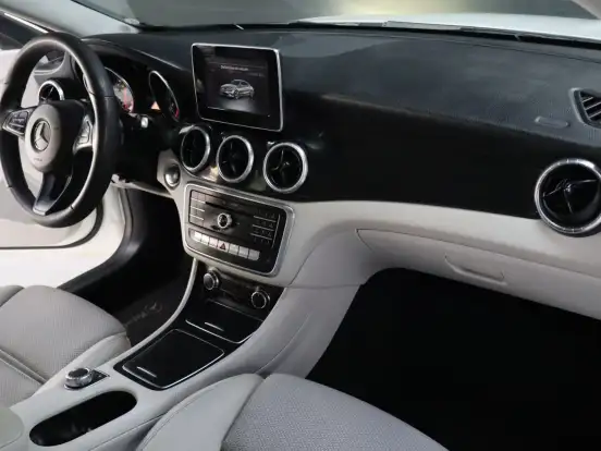 MERCEDES-BENZ-CLA 180-2018