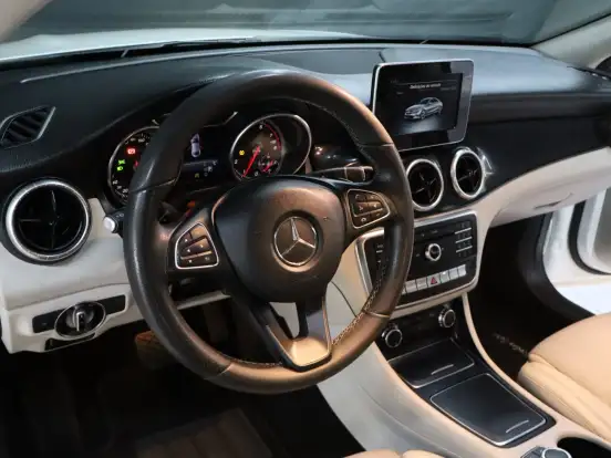 MERCEDES-BENZ-CLA 180-1.6 CGI GASOLINA 7G-DCT MERCEDES-BENZ-CLA 180-2018