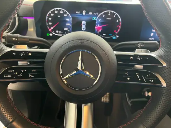 MERCEDES-BENZ-CLA 200-2024