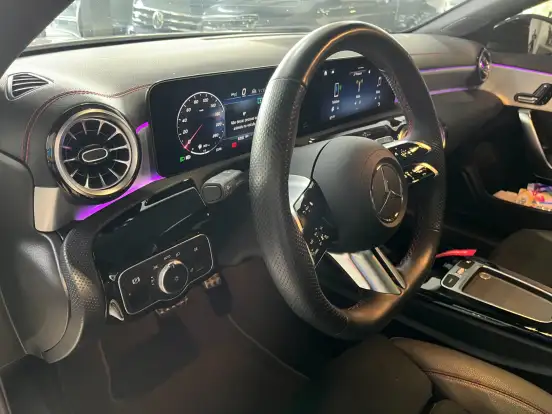 MERCEDES-BENZ-CLA 200-2024