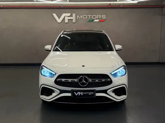 MERCEDES-BENZ-GLA 200-2024